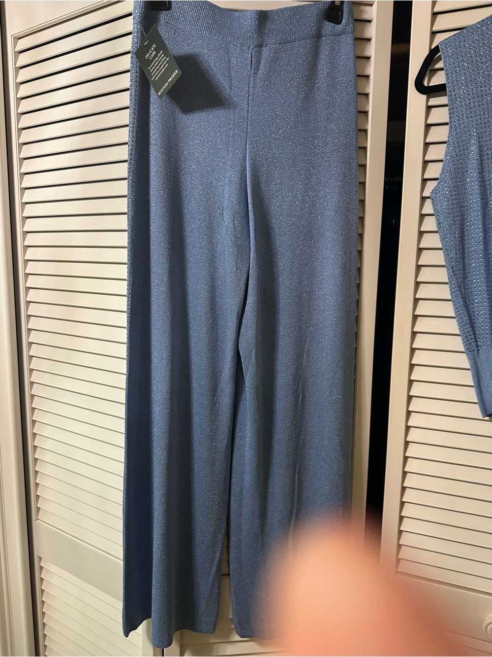 Boston Proper Blue Mock Neck Sleeveless Rhinestone Lounge Set - Picture 4 of 12
